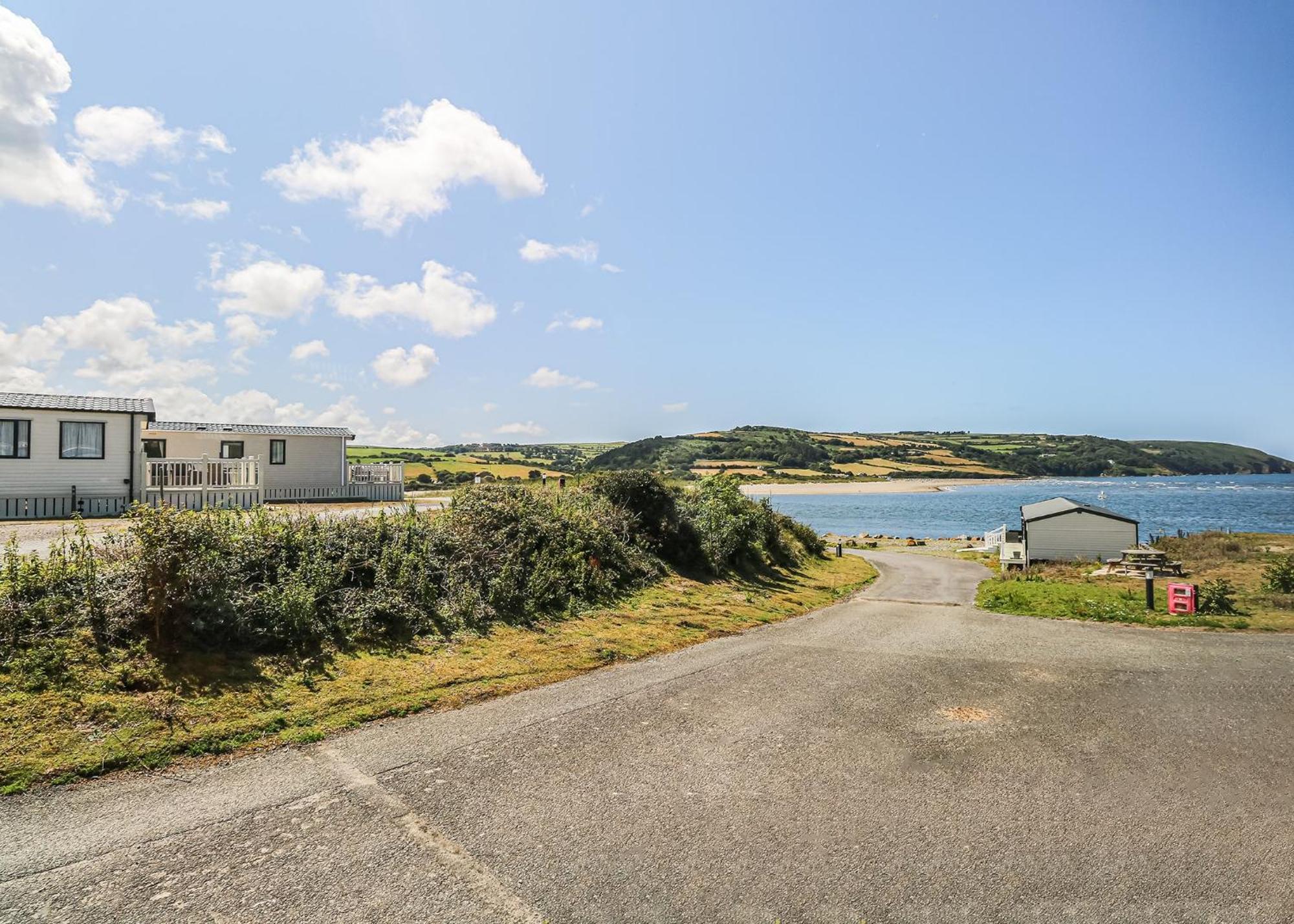 Hotel Waters Edge Leisure Park Cardigan Exteriér fotografie