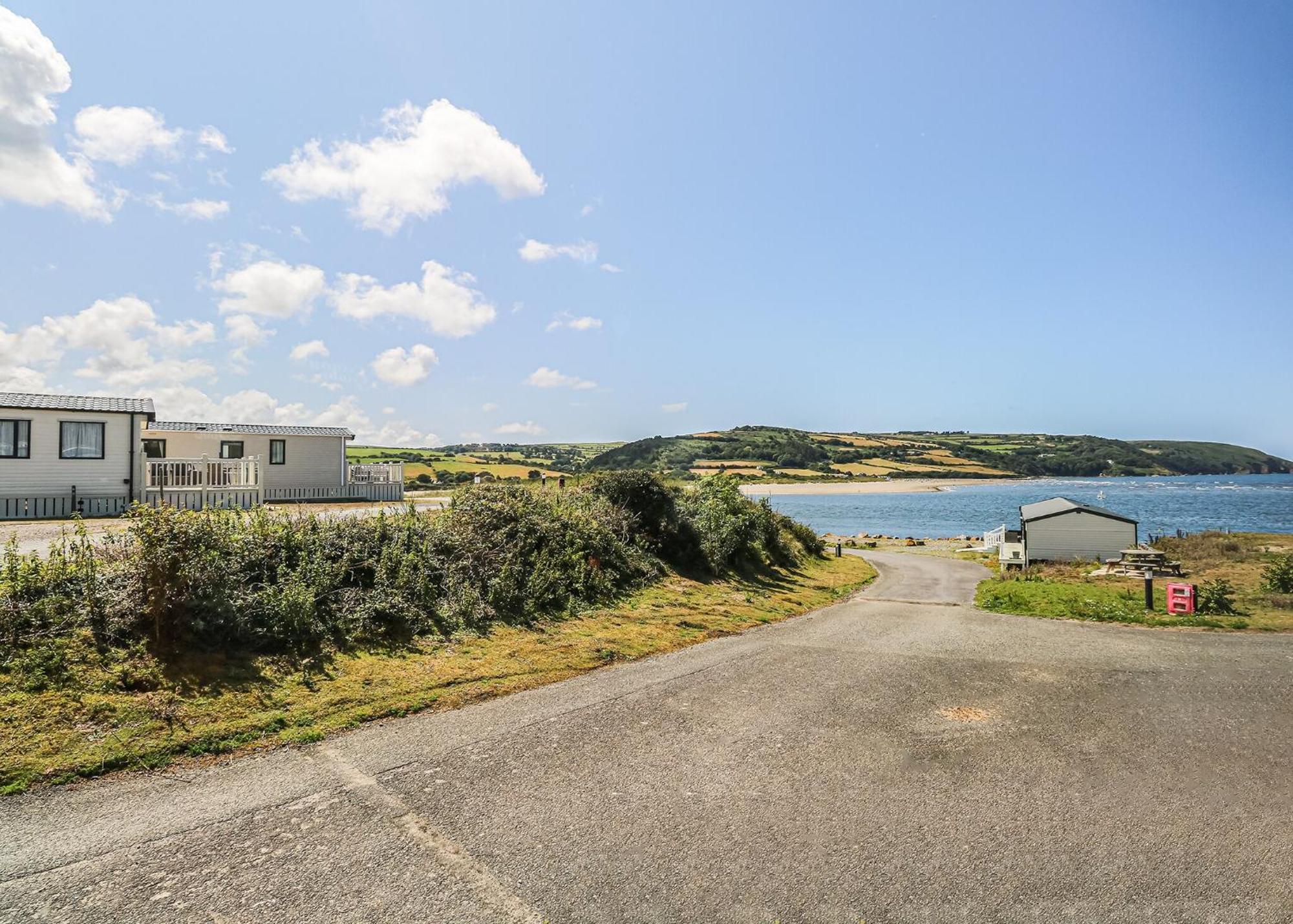 Hotel Waters Edge Leisure Park Cardigan Exteriér fotografie