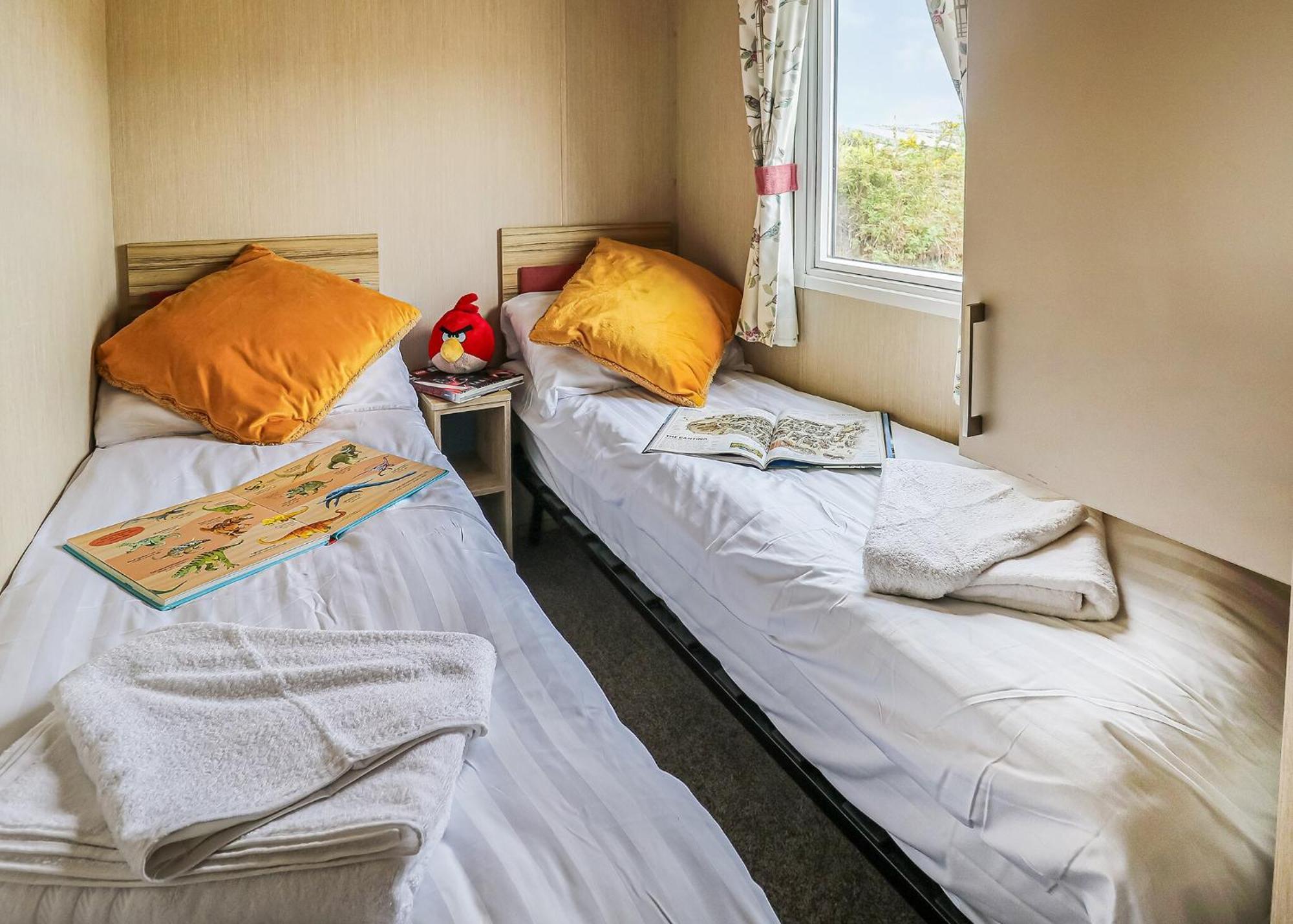 Hotel Waters Edge Leisure Park Cardigan Exteriér fotografie