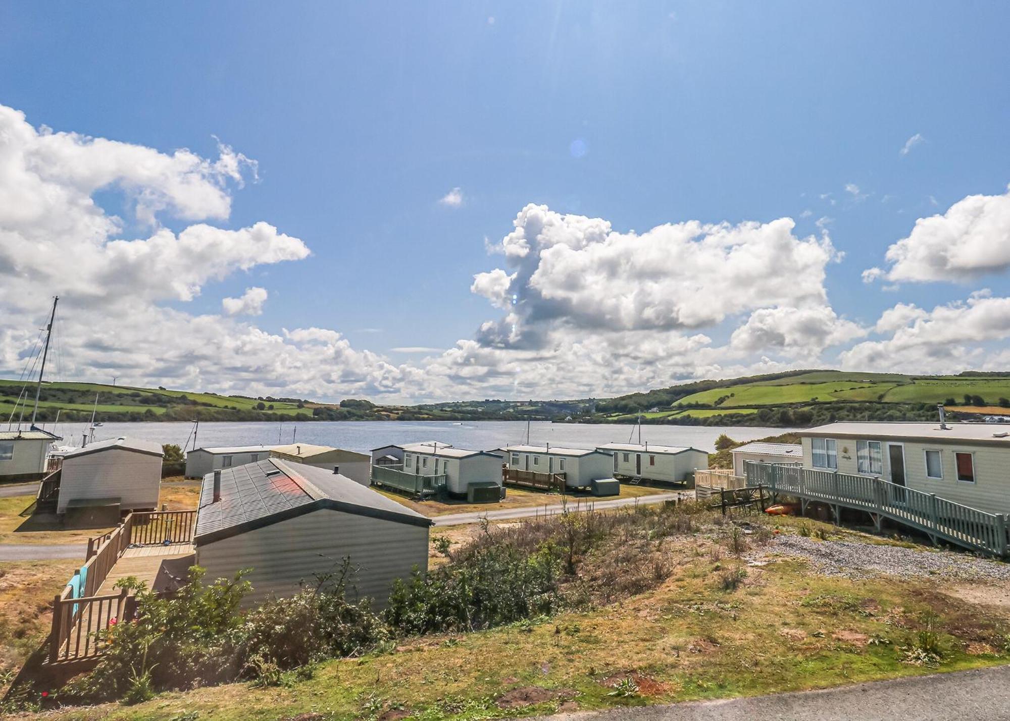 Hotel Waters Edge Leisure Park Cardigan Exteriér fotografie